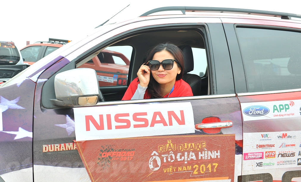Nissan Navara cướp ghế Vua bán tải VOC 2017